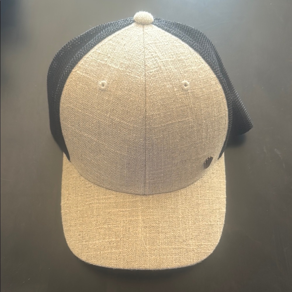 Tan Flex fit cap S/M